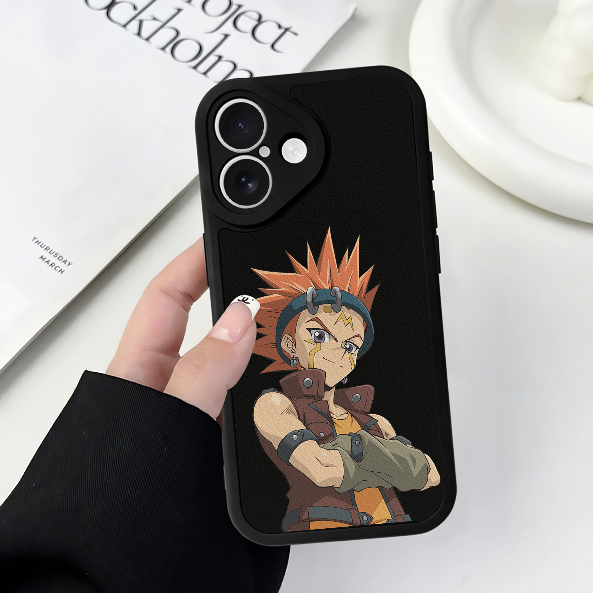 （画像用） 遊☆戯☆王 Yu-Gi-Oh! 【iPhone 16シリーズ対応】シリコンスマホケース（レザー調） 材質：シリコン